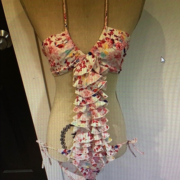 Swim suit - Picture 3 of 4